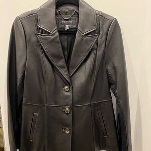 Jones New York Black Leather Button-up Coat with vented sleeves Size M NWT
